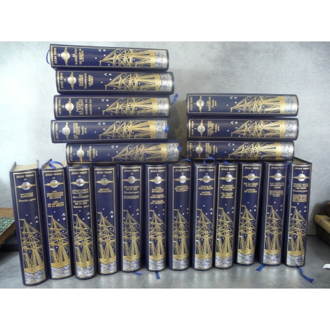 Jean de Bonnot Jules Verne Les Voyages extraordinaires 20 volumes superbe collector 1976